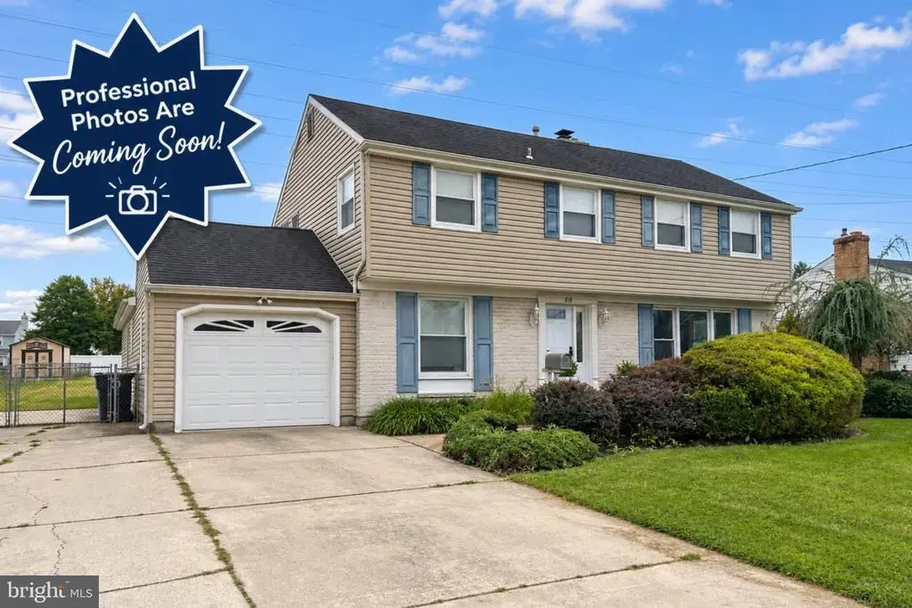 818 Hilltop Rd, CINNAMINSON