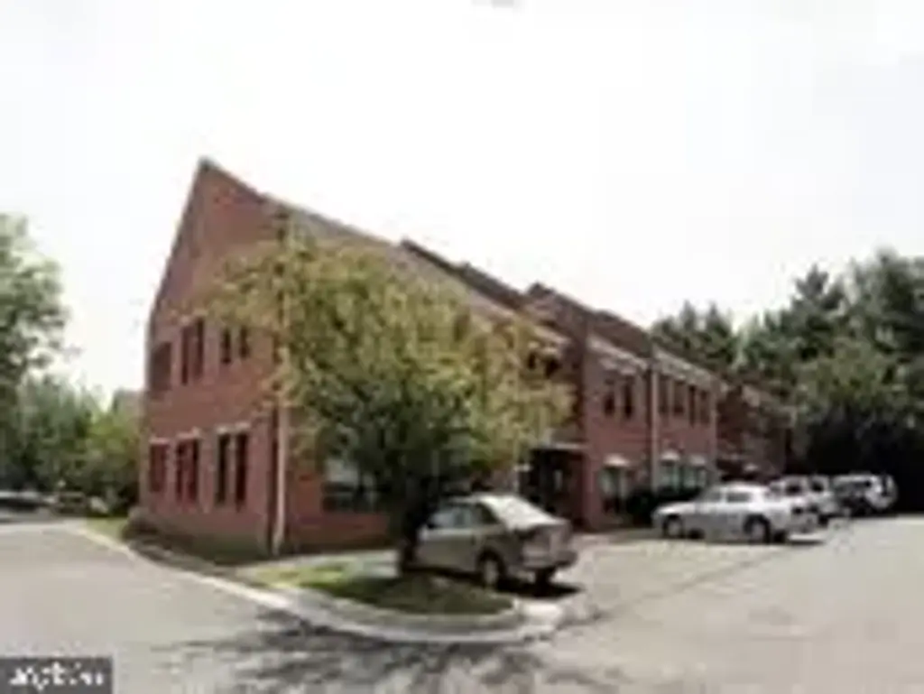 4306 Evergreen Ln #unit 103, ANNANDALE