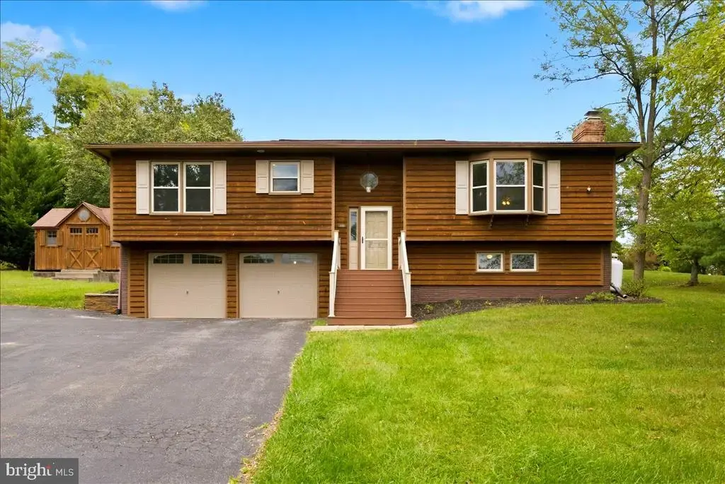409 Sunset Cir, CROSS JUNCTION