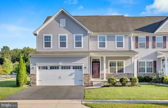 220 Felix Dr, Newark