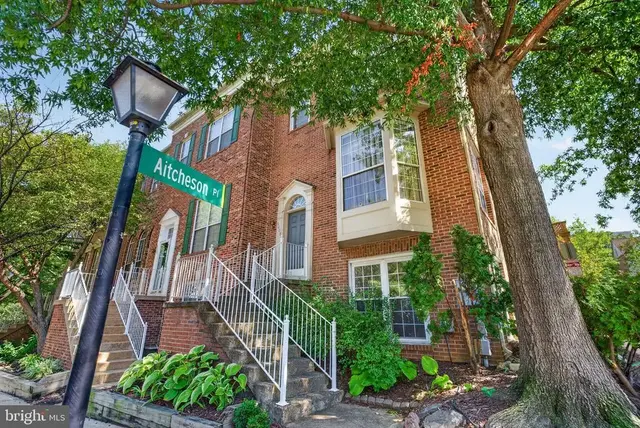 6008 Lincolnia Rd, Alexandria