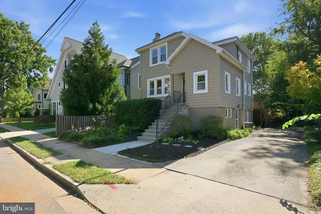 3316 2nd Rd N, ARLINGTON
