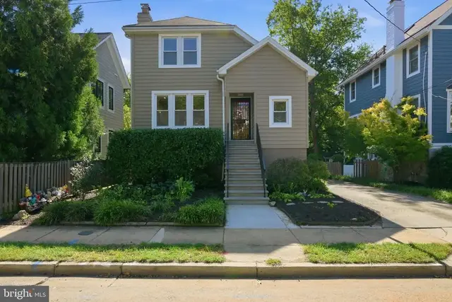3316 2nd Rd N, Arlington