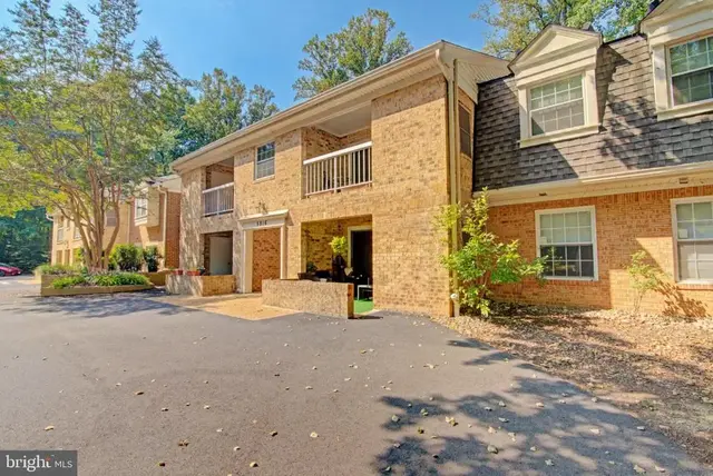 5916 Cove Landing Rd #301, Burke