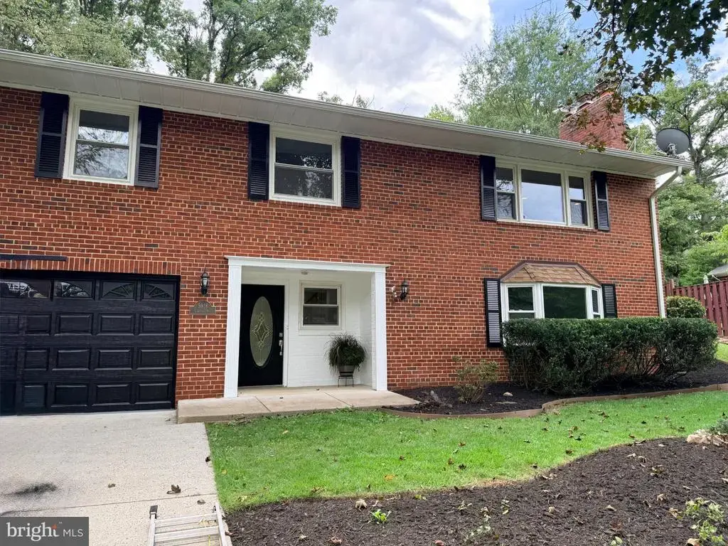 5918 Lowell Ave, ALEXANDRIA