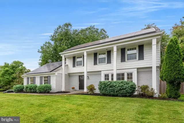 11200 Hunt Club Dr, Potomac