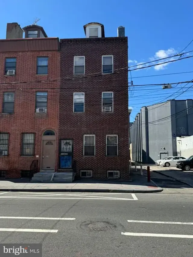 332 N 10th St, Philadelphia
