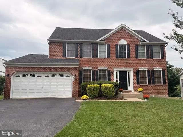 404 Bridlewreath Way, Mt Airy