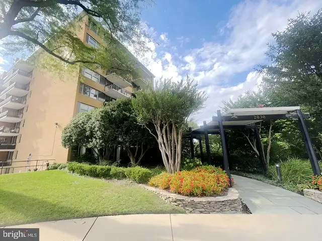 2030 N Adams St #208, Arlington