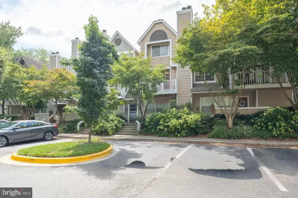5705 Chapman Mill Dr #110, ROCKVILLE