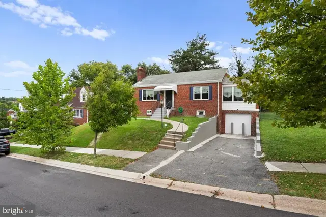 720 Sheridan St, Hyattsville