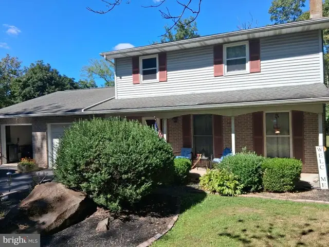 1005 Mill Hill Rd, East Greenville