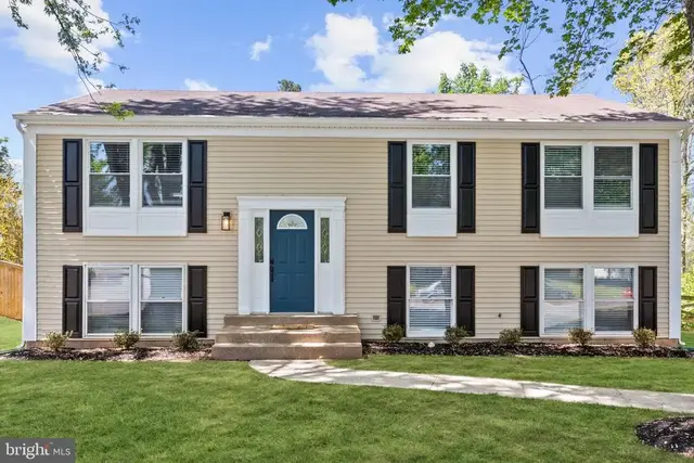 2592 Viking Dr, Herndon