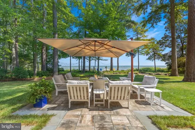 990 Marzoff Rd, Deale
