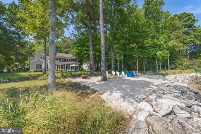 990 Marzoff Rd, Deale