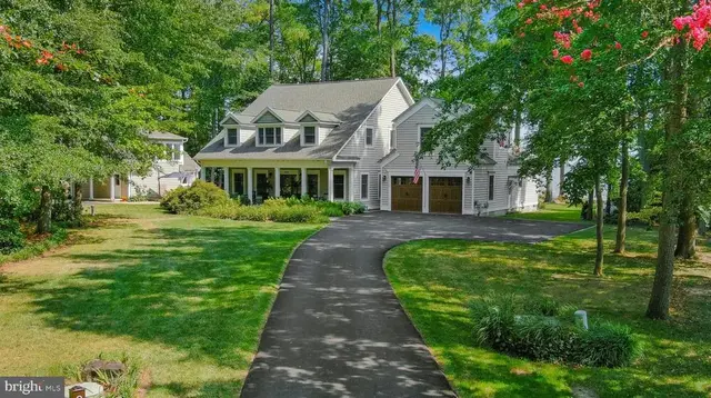 990 Marzoff Rd, Deale