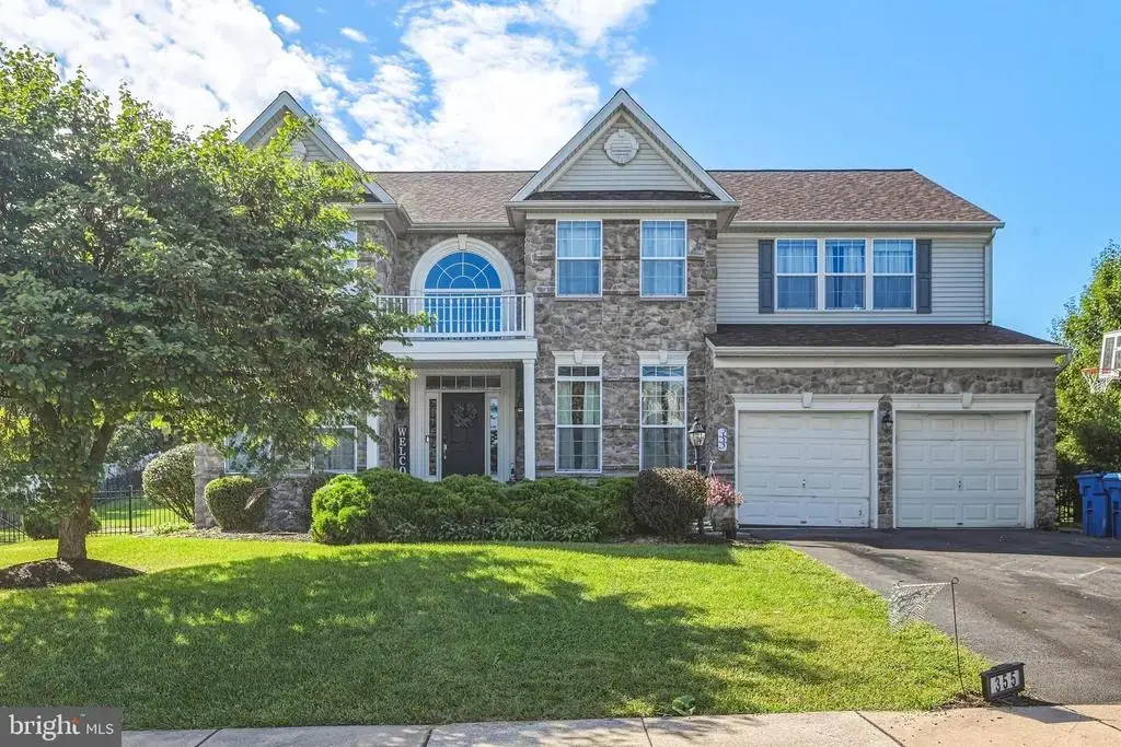 355 Greenfield St, MANCHESTER