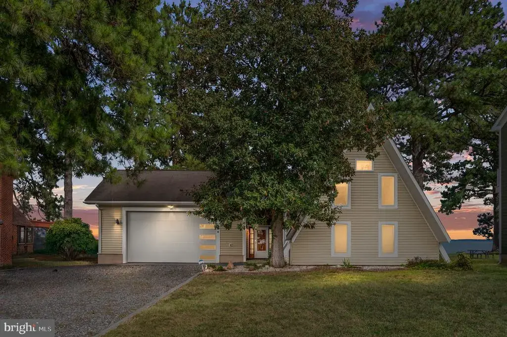 62 Shore Dr, COLONIAL BEACH