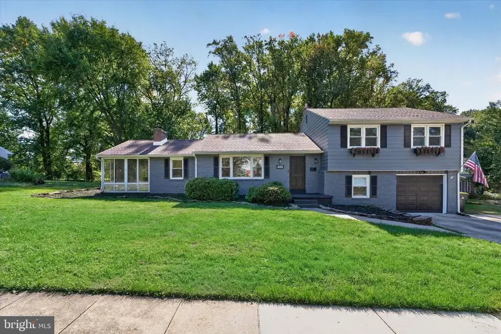 405 Country Club Dr, NEWARK