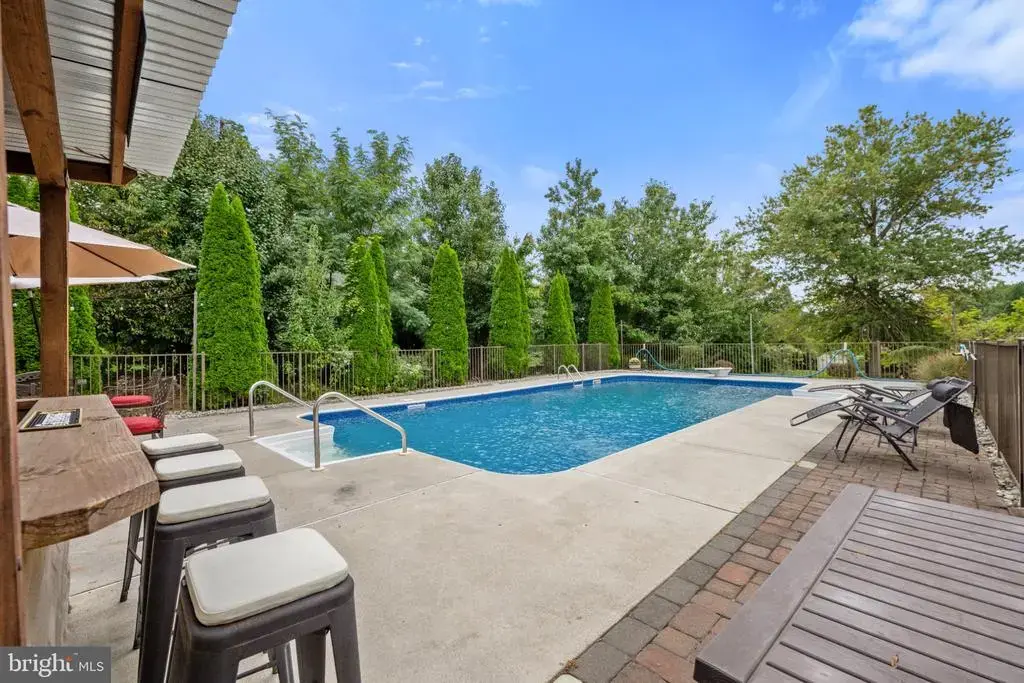 5 Orchard Dr, MULLICA HILL