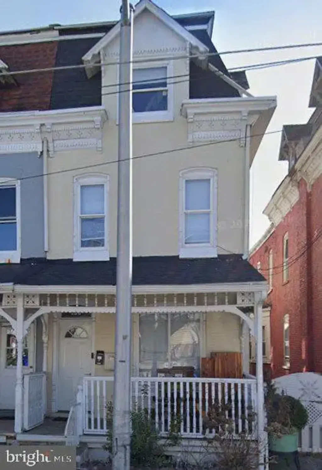 136 Elm St #a, READING