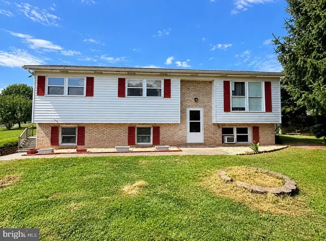 301 Lafayette Dr, New Cumberland