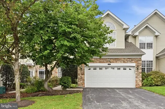 227 Silverbell Ct, West Chester