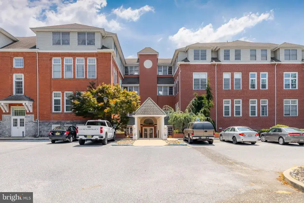 100 Aura Rd #311, CLAYTON