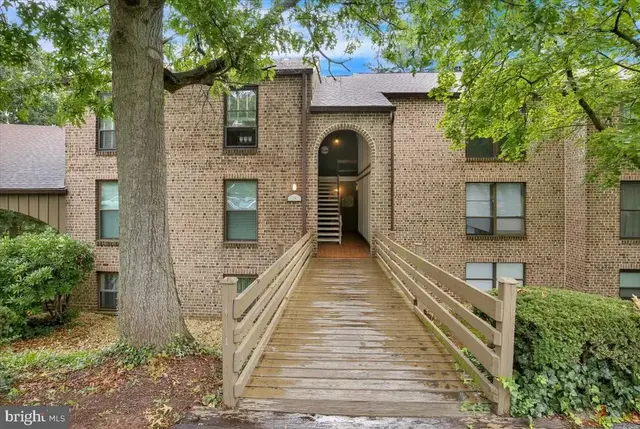 14-f Fairway Rd, Reading