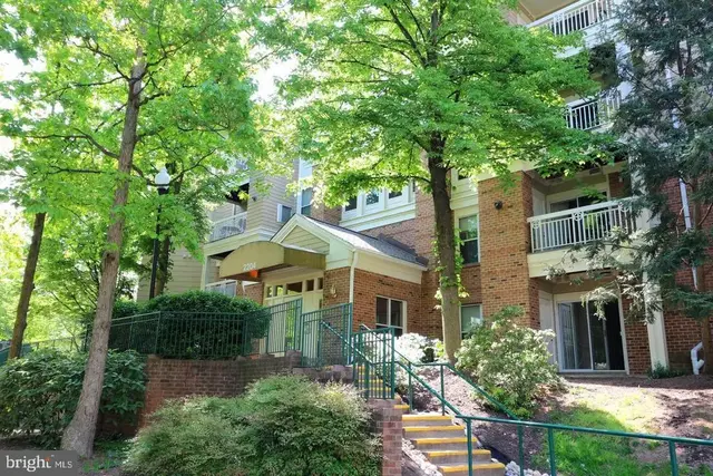 2204 Westcourt Ln #405, Herndon