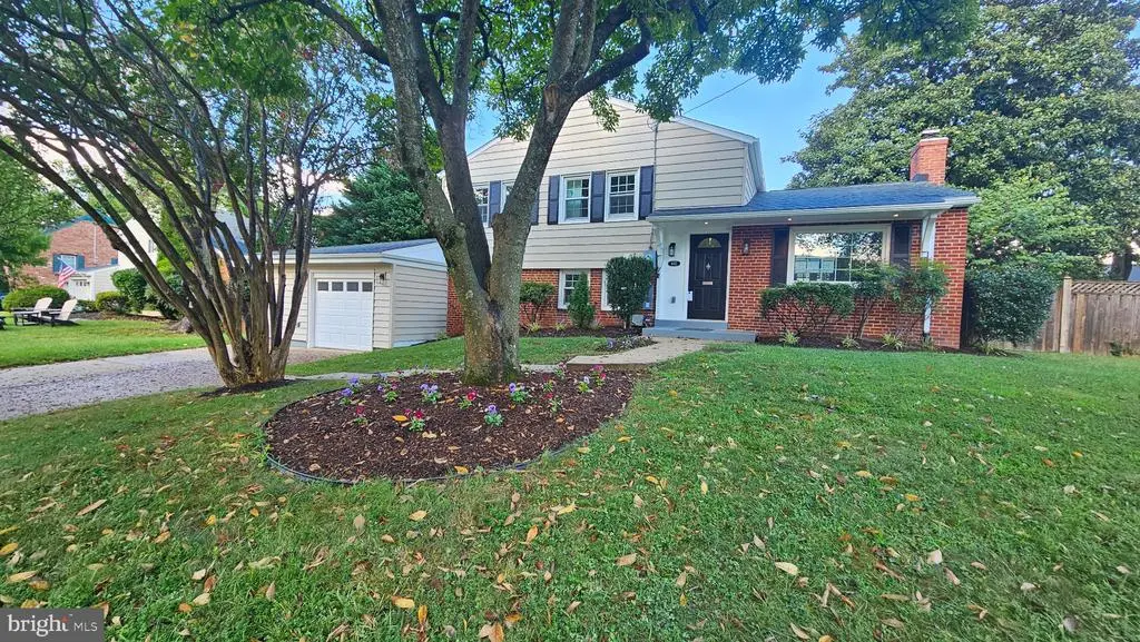 1022 Croton Dr, ALEXANDRIA