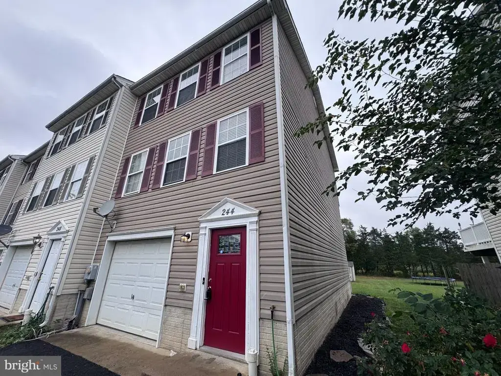 244 Topaz Ln, INWOOD