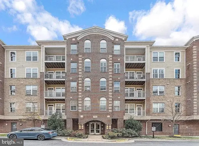 13723 Neil Armstrong Ave #209, Herndon