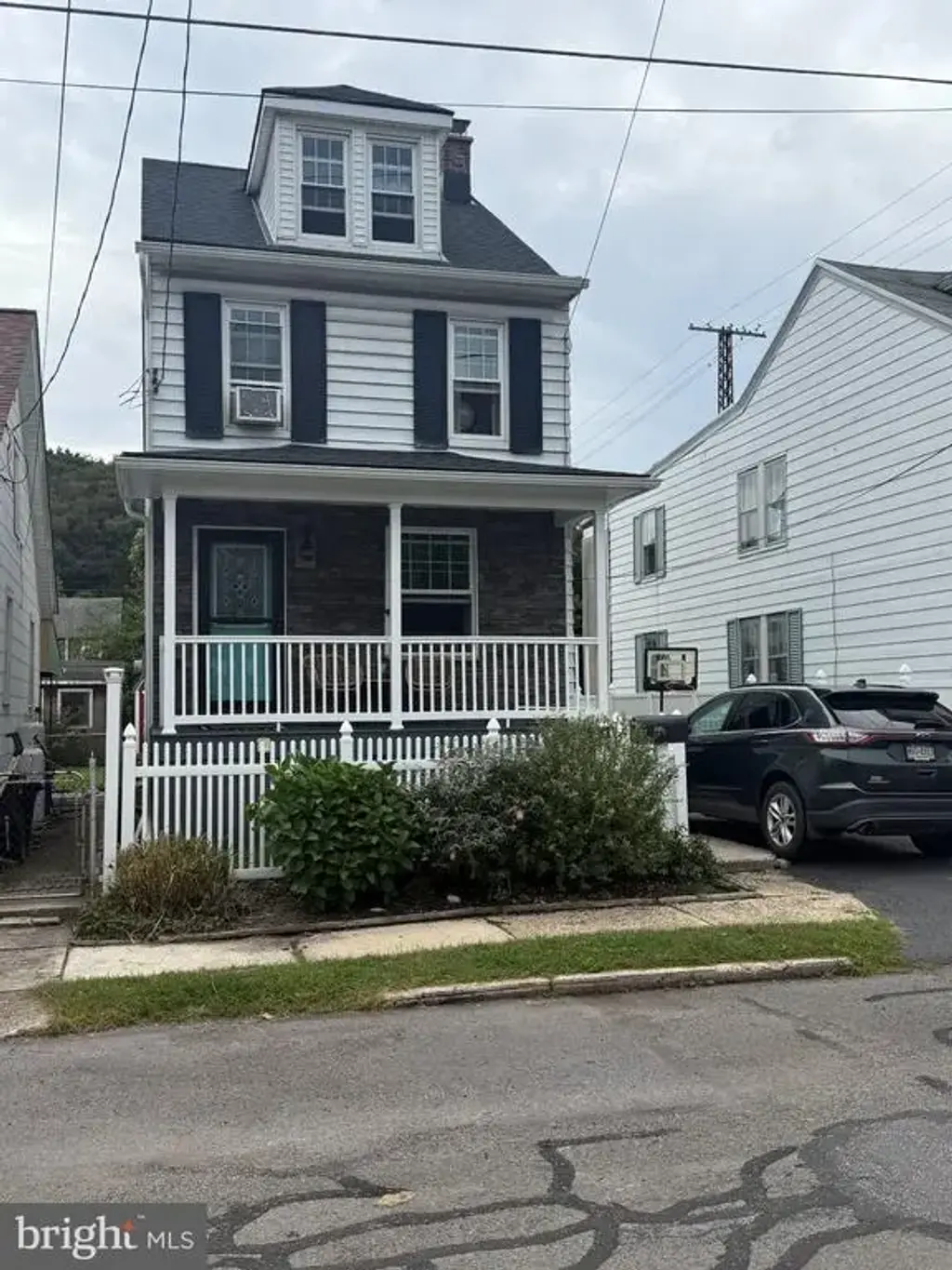 404 S Front St, SAINT CLAIR