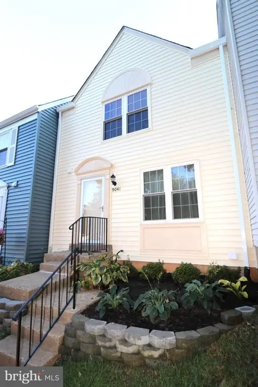 9041 White Rose Ln, FAIRFAX