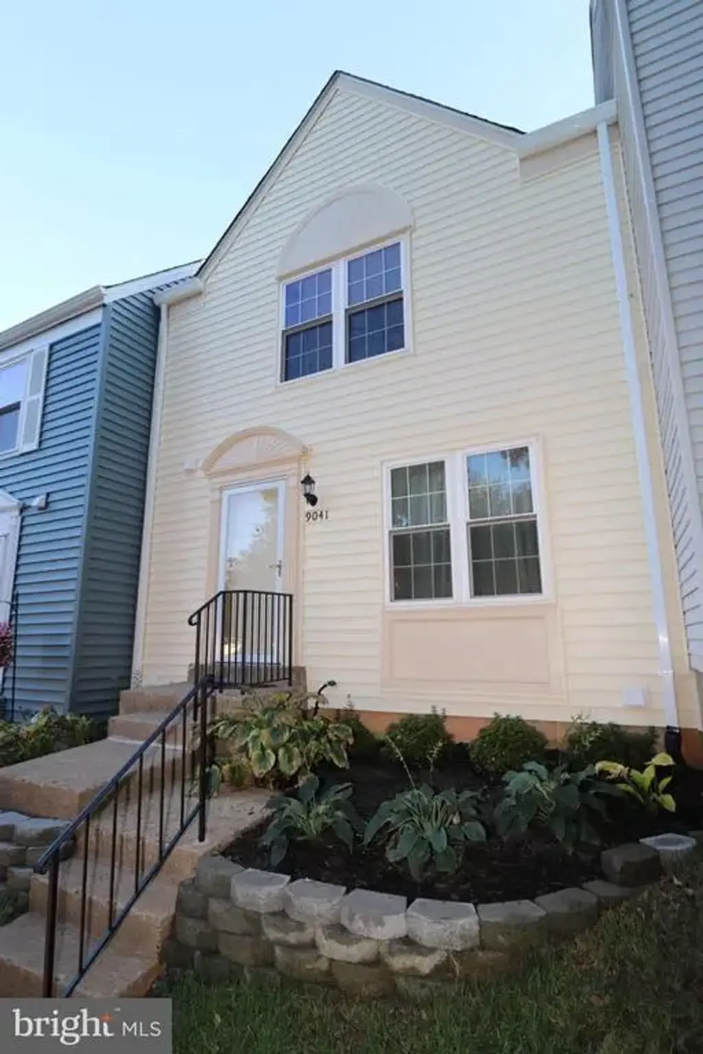 9041 White Rose Ln, FAIRFAX