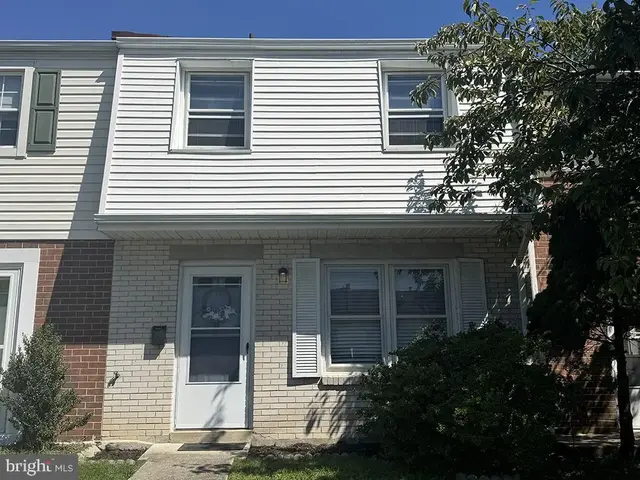 18 Patrick Henry Ct, Newark