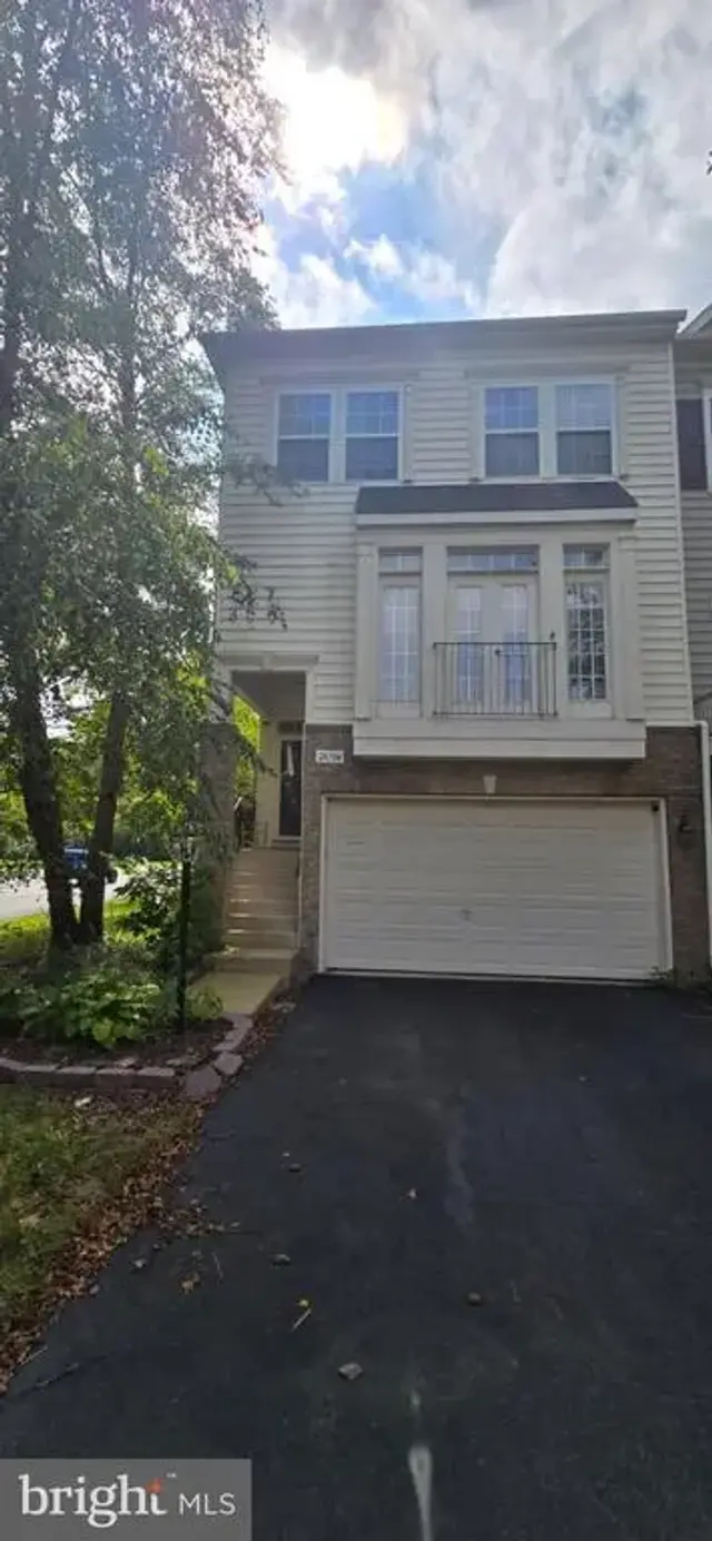 24704 Clock Tower Sq, Aldie