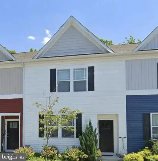 505 Wood Duck Dr, Cambridge