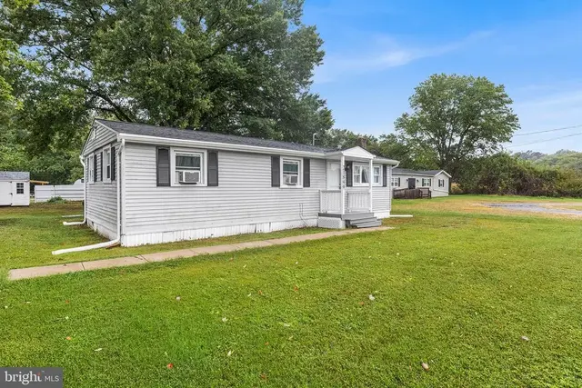 21899 Lovers Ln, Rock Hall