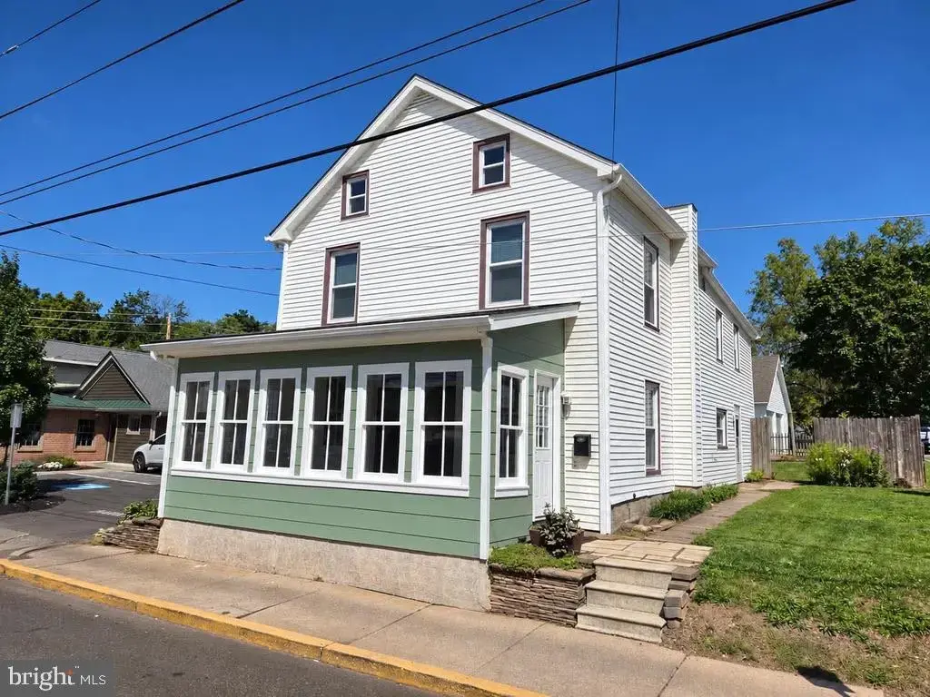 513 E Walnut St, PERKASIE