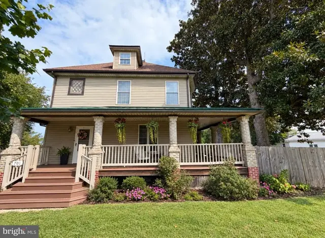 701 North St, Milford