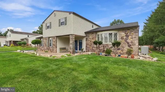 55 Nancy Dr, Richboro