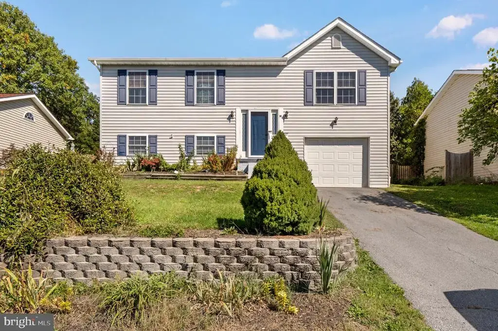 65 Moonlight Ln, MARTINSBURG