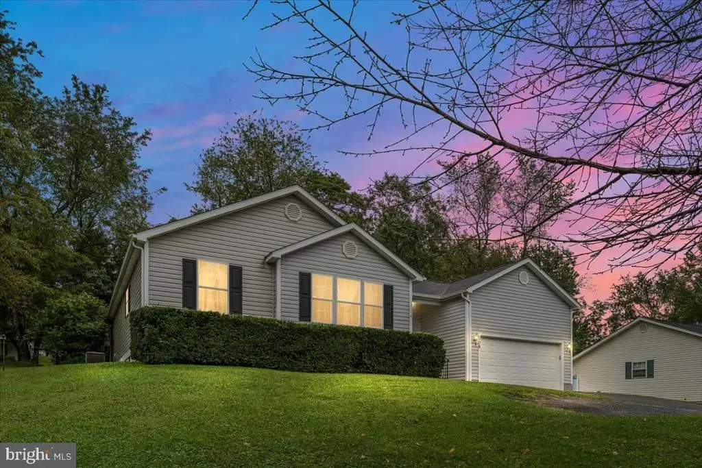 208 Lauck Dr, WINCHESTER