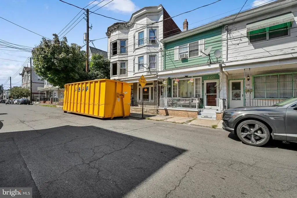 209 W Cherry St, SHENANDOAH