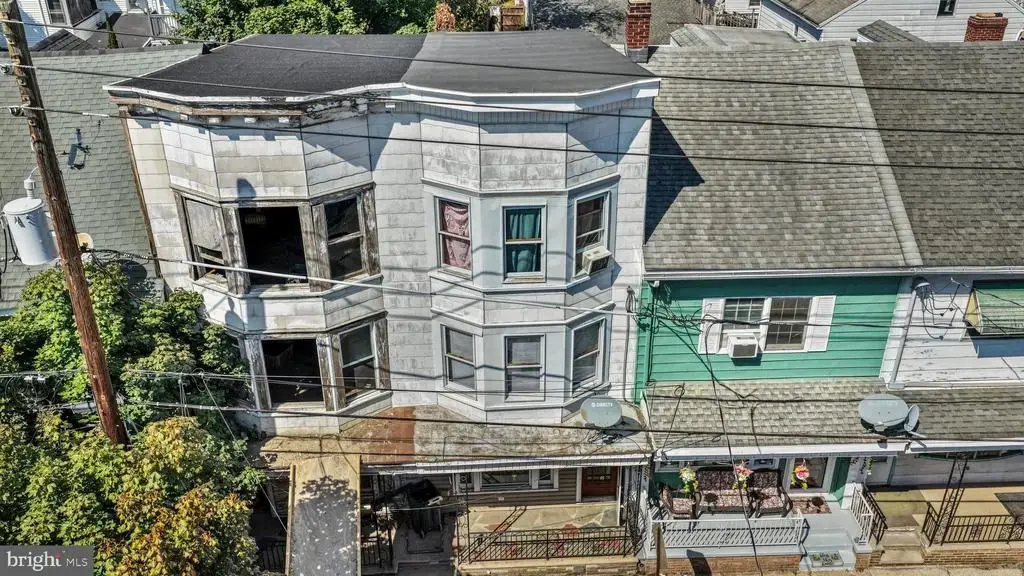 209 W Cherry St, SHENANDOAH