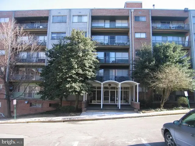 5801 Quantrell Ave #308, Alexandria