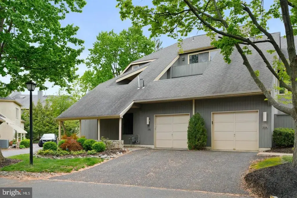 916 Chanticleer, CHERRY HILL