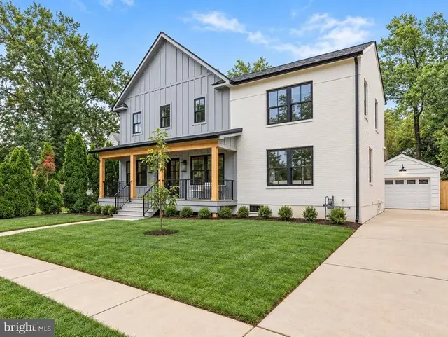 4608 2nd Rd N, Arlington